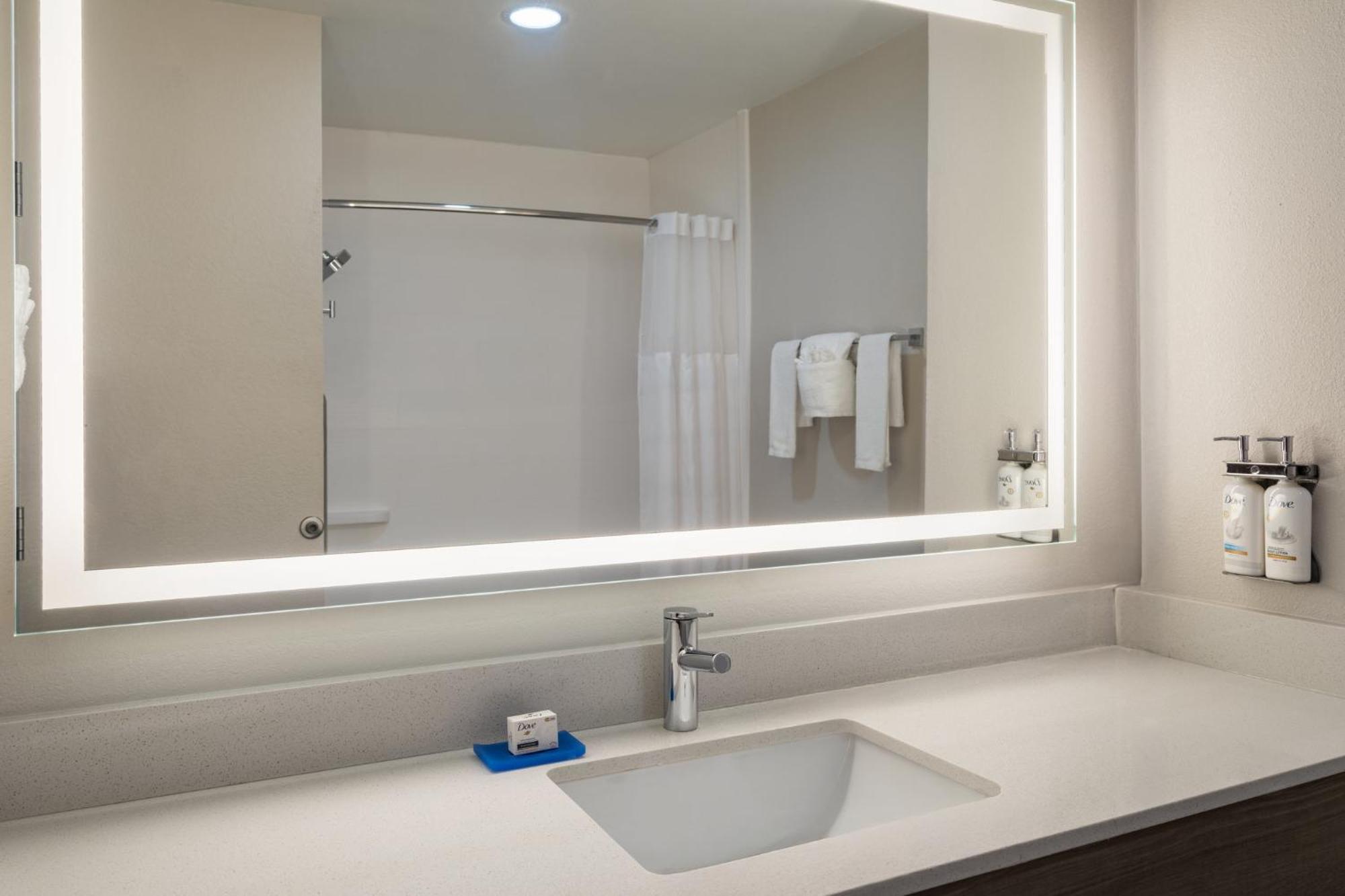 Holiday Inn Express & Suites Midwest City By Ihg Zewnętrze zdjęcie
